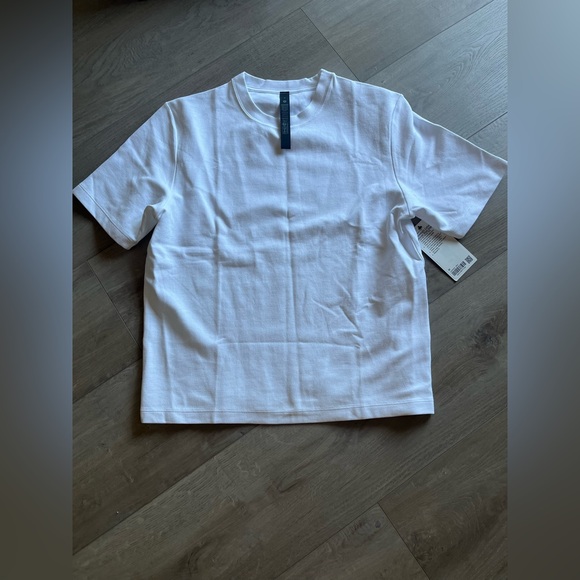 Lululemon White Textured Short-Sleeve Shirt - Picture 1 of 4